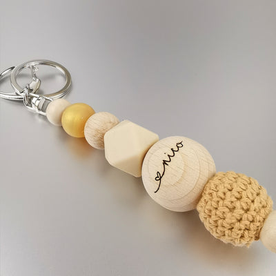 Schlüsselanhänger mit Name, Schlüsselanhänger mit Gravur, Geschenk für Mamas, Geschenk für Papas, Anhänger Schlüssel, Anhänger mit Gravur, Anhänger mit Babyname, Geschenk zur Geburt, Taufgeschenk, Schlüsselanhänger aus Silikonperlen