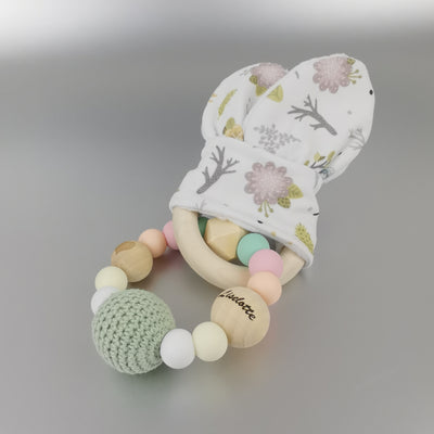 knisternde Hasenohren, Greifling selber machen, Greifling für Babys, personalisierte Babygeschenke, Greifling diy, liebesnaht, kuschelwelten, Taufgeschenk, geschenk zur Geburt